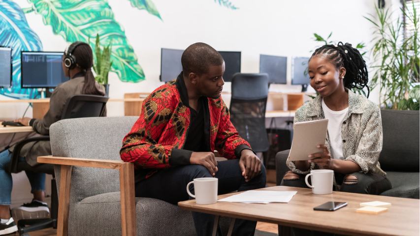 two people meet in the office